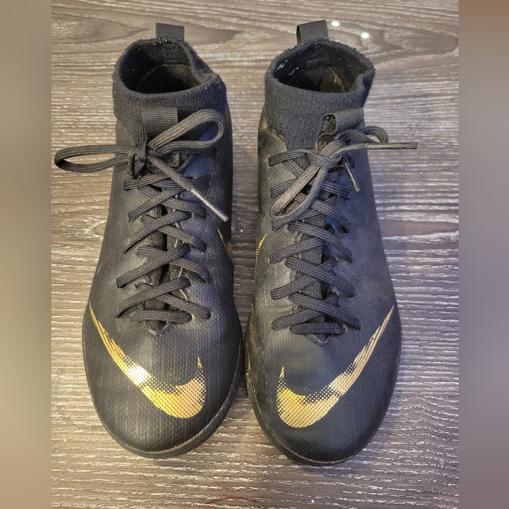 Nike soccer shoes for kids